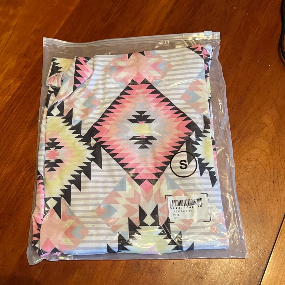 V Neck Striped Aztec Print Twisted Long Sleeve Top - Picture 5 of 5